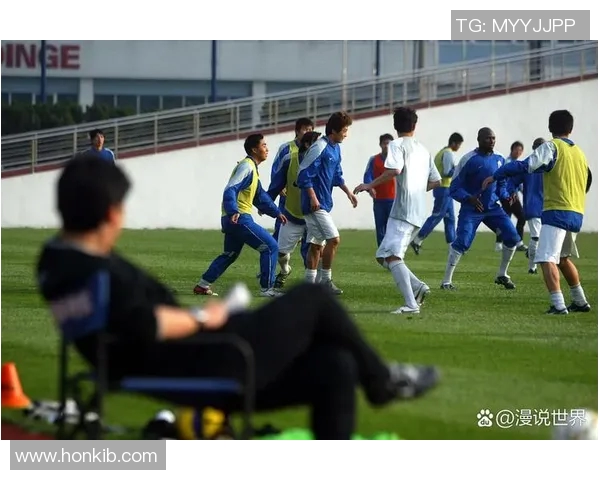 英国球星亲临乡村足球场助力青少年发展点燃热情